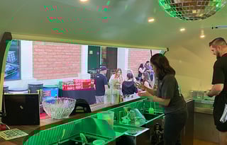 NUI LOA - Bar Trailer