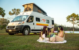 2022 Winnebago Solis 59P