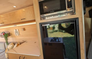 “VANessa” Off-Grid, Pet-Friendly, AC, for 2