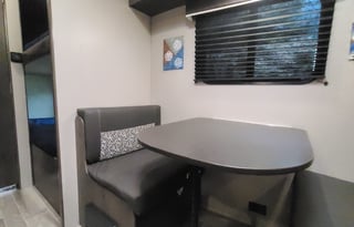 The Rolling Cabin, Sleeps 4 (Free insurance)