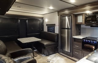 2021 Dutchmen RV Coleman 270TQ Toyhauler