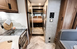 2021 RV w/3 Slides - Sunseeker 2500TS