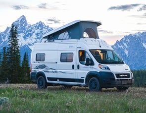 Winnebago Solis 59P