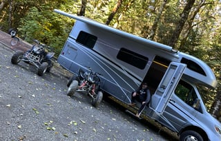 Great 4 Season Family RV w/ Slide-Out, Solar & Gen