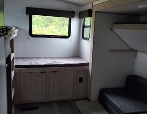 Cruiser Shadow Cruiser 325BHS