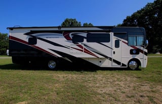 2022 Thor Motor Coach Hurricane 34R-4144