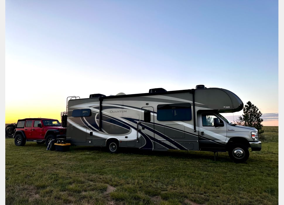 Class C Motor Home rentals in Bowling Green