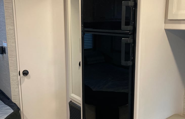 Fridge works off electricity or propane