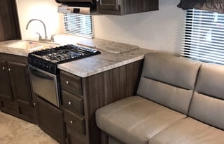 2018 Coachmen RV Apex Ultra-Lite 300LE