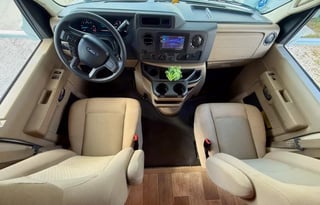 Thor Motorcoach Chateau 24F