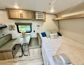 Keystone RV Coleman 17B