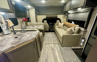 BRAND NEW! 2024 Thor Motor Coach Four Winds 31EV