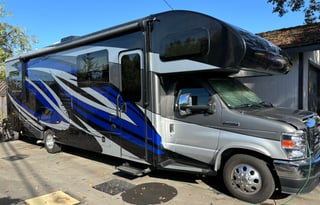 Greyhawk 31F – Luxury Family RV with Bunks