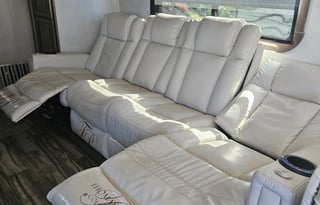 225.00 !week day, king bed,1.5 bath/ sleeps 6