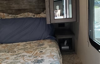 King Master, Fully Loaded Luxury, Turn-Key Ready!