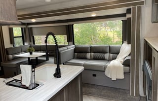 2022 Forest River Travel Trailer Wildwood 31KQBTS
