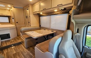 2022 Thor Motor Coach Freedom Elite 22HE