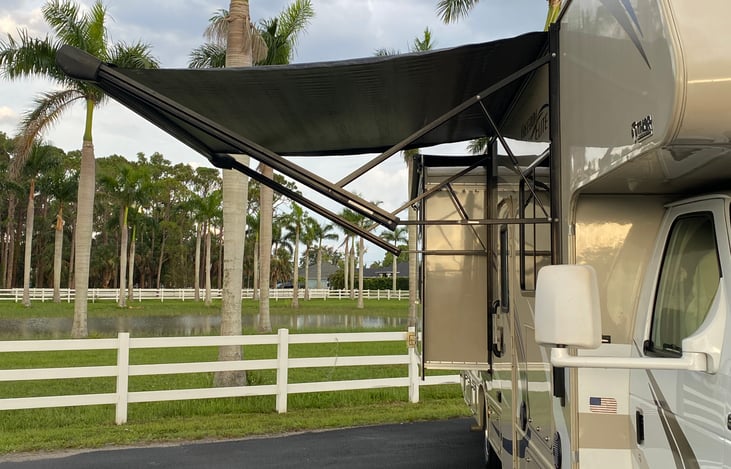 Awning with lighting