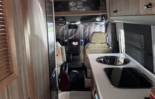 2019 Airstream RV Tommy Bahama Interstate Lounge