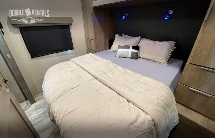 Private Master with Queen Bed and Reading Lights