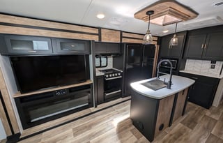 Outback: Chef's kitchen, King bed, 3 slides, Solar