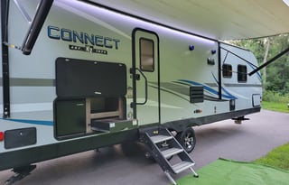 Fireplace, outdoor kitchen, and fully furnished