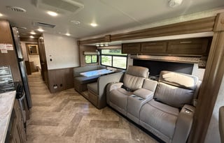 21 Georgetown 35B Bunkhouse