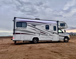 Forest River RV Sunseeker 2500TS Ford