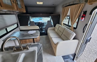 Coachmen leprechaun 270 qb