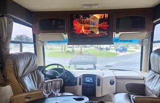 2011 Thor Motor Coach - Hurricane 32D