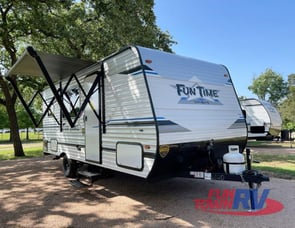 CrossRoads RV Fun Time 19RR