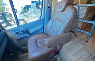 Meet "Lucy" 2018 Thor Four Winds Smtx1826