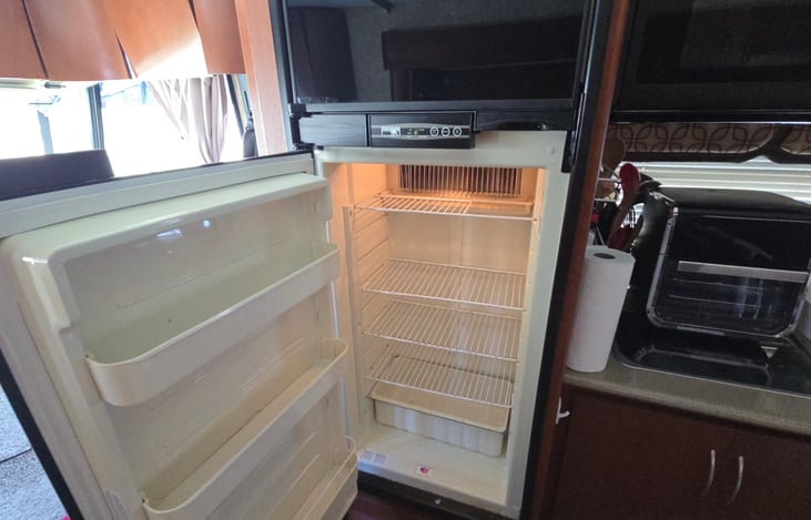 Produce bin , drink or condiment storage, easily holds food for up to six people. Additional coolers can be provided at an additional cost.