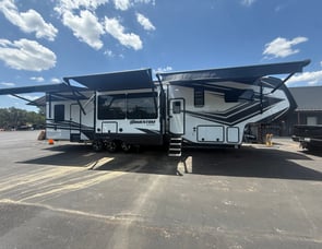 Grand Design Momentum 397THS