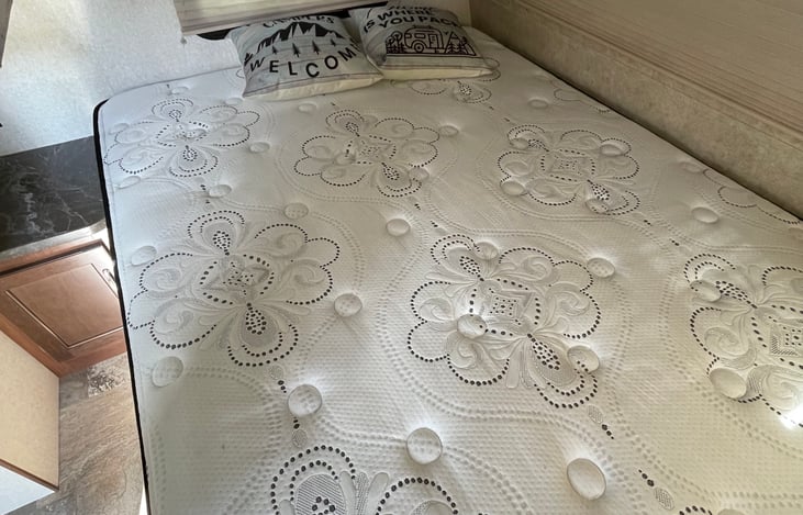 Very comfortable upgraded queen sized bed