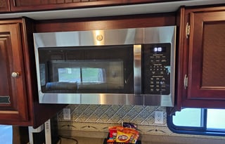 2011 Tiffin Motorhomes Allegro RED with Starlink!