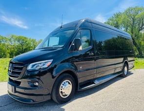 Midwest Automotive Designs Luxe Cruiser D4