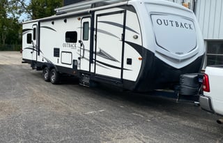 2017 Keystone RV Outback 324CG
