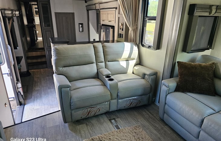 Living Room Recliners