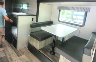 Cute loaded camper w/bunkbeds-2022KZSportsman181BH