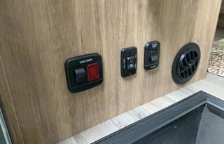 The CLASSY C: Beautiful NEW 2020 Jayco Redhawk SE