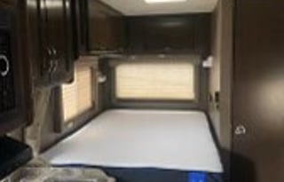 2018 Thor Motor Coach Four Winds, Sleeps 6/25ft