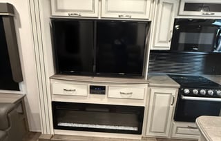 Luxe 2021 Cougar Cove 5th Wheel