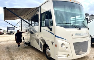 Get Out of Town 2018 Winnebago Sunstar 31BE