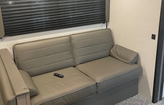 2021 Keystone RV Hideout 318BR