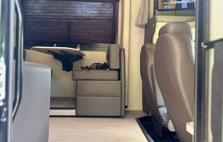 2021ENTEGRA ODYSSEY 31F*SLEEPS 10*UNLIMITED MILES*