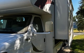 Rocky Mountain Pet Friendly Motor Home!