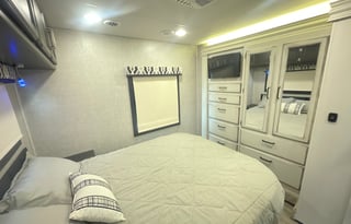 2022 Jayco Greyhawk 31F - Sleeps 10, Pets OK!