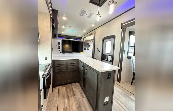 Kitchen Island with 2 bar stools