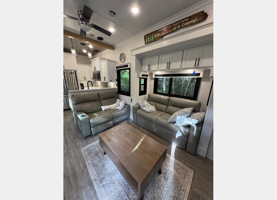Fifth Wheel rentals in Deerbrook